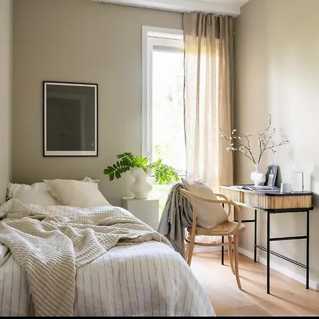 Flott Leilighet Med 3 Soverom Og Terasse