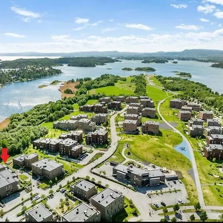 Flott Leilighet Med 3 Soverom Og Terasse